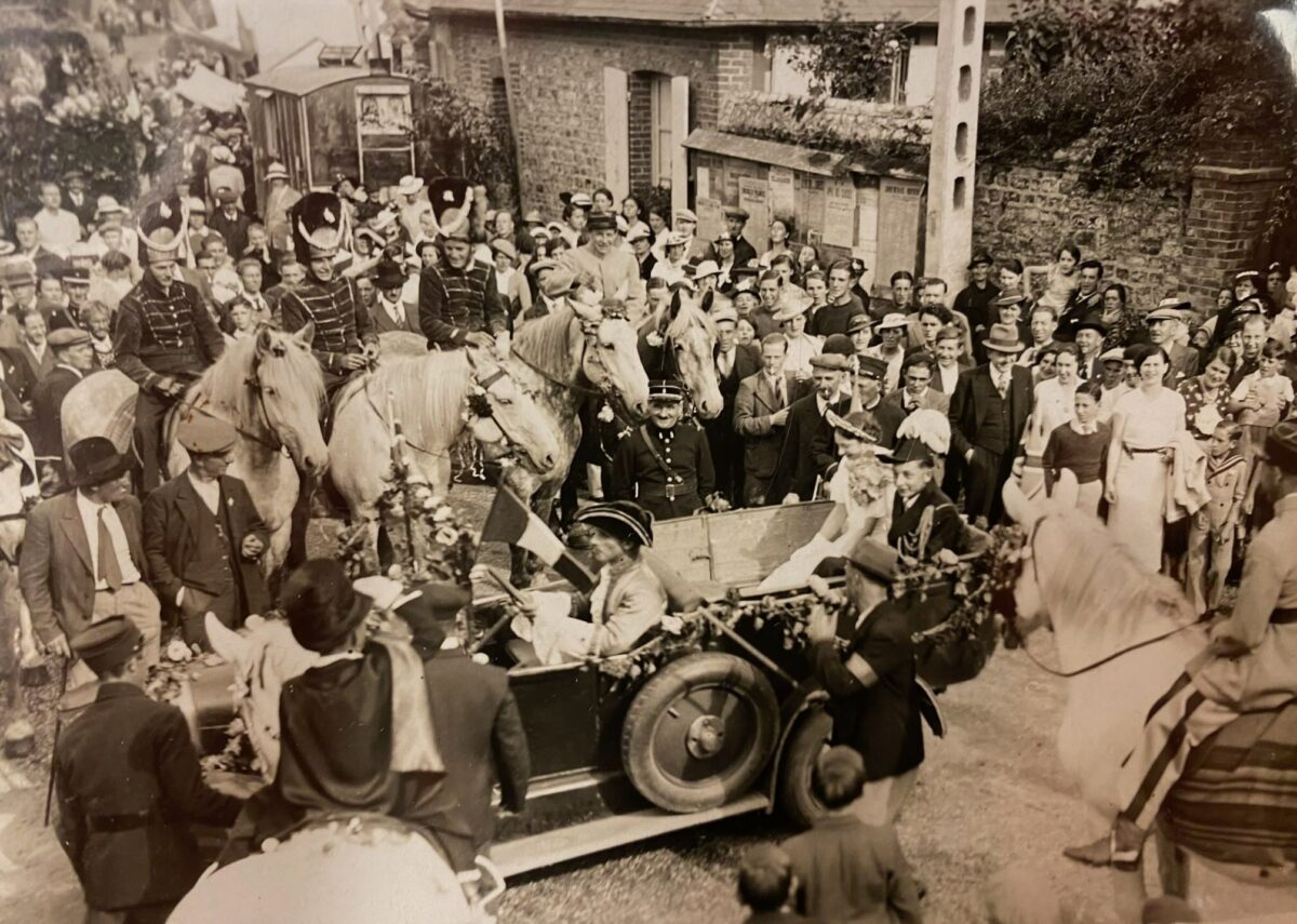 Fête des moissonneurs - Voiture des "souverains anglais" 