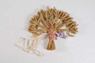 Bouquet de moisson donné par C. Marchand au MNATP