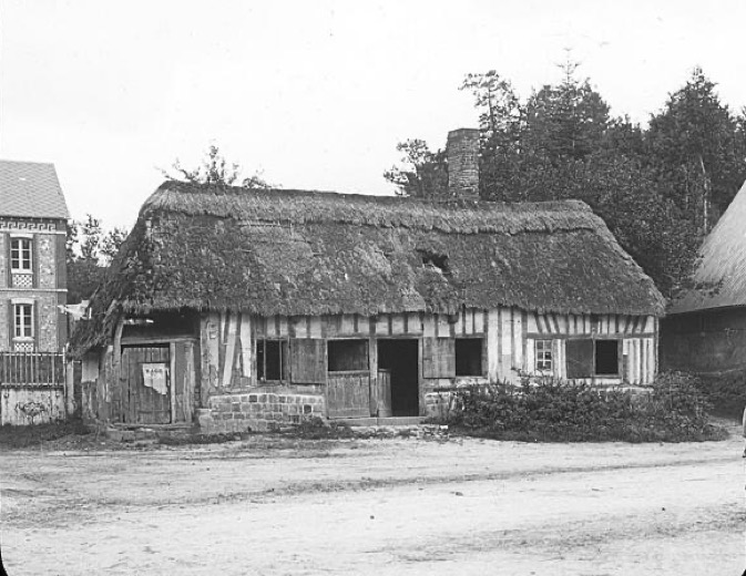 Maison au centre du village